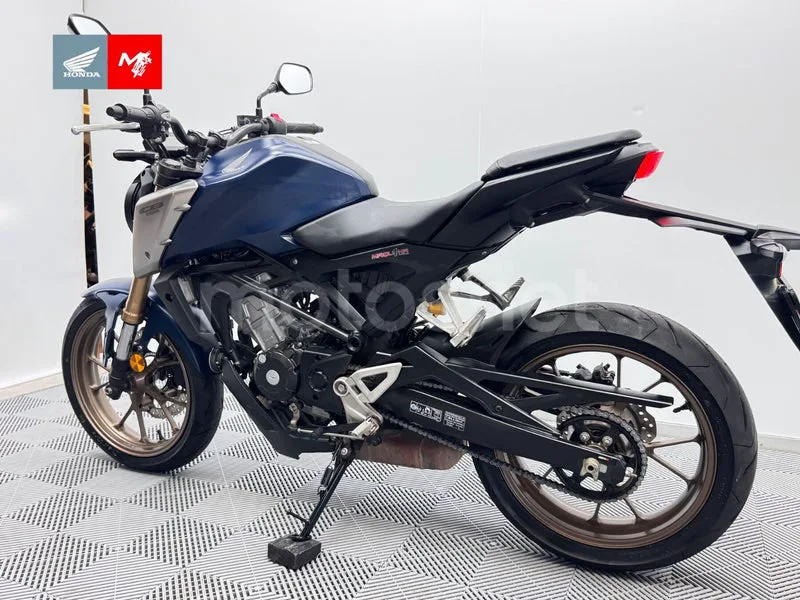 Honda CB125R - Vista 8