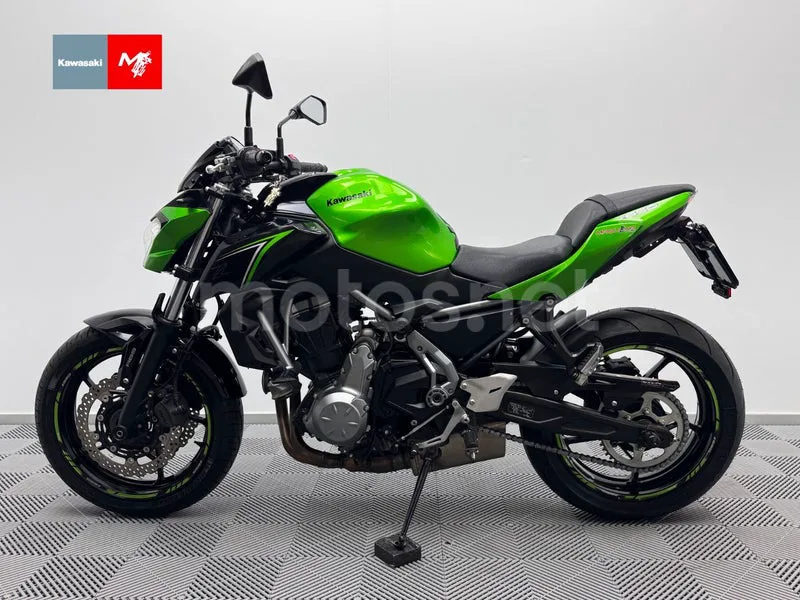 Kawasaki Z650 - Vista 6