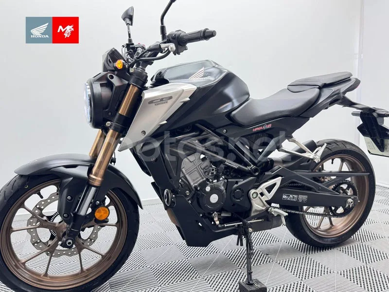 Honda CB125R - Vista 8