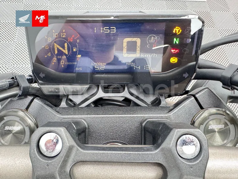 Honda CB650R - Vista 11