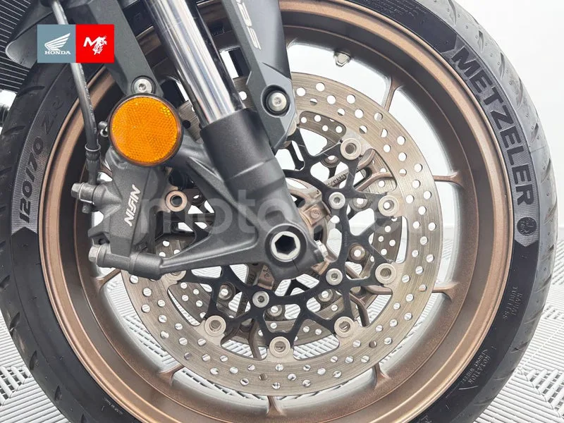 Honda CB650R - Vista 9