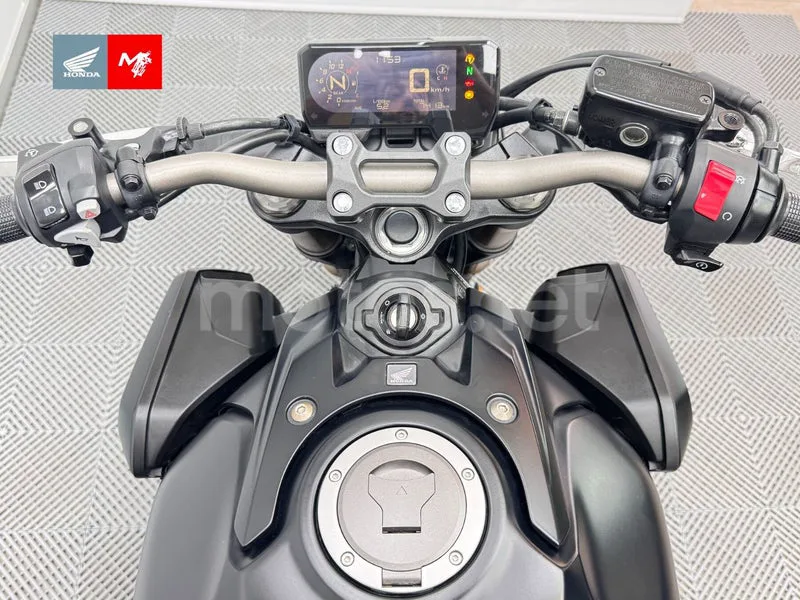 Honda CB650R - Vista 10