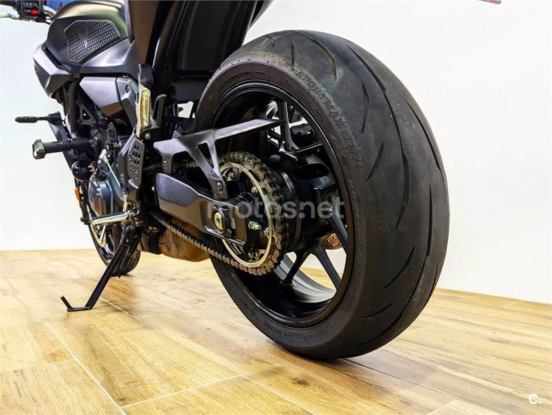 Yamaha MT-07 - Vista 10