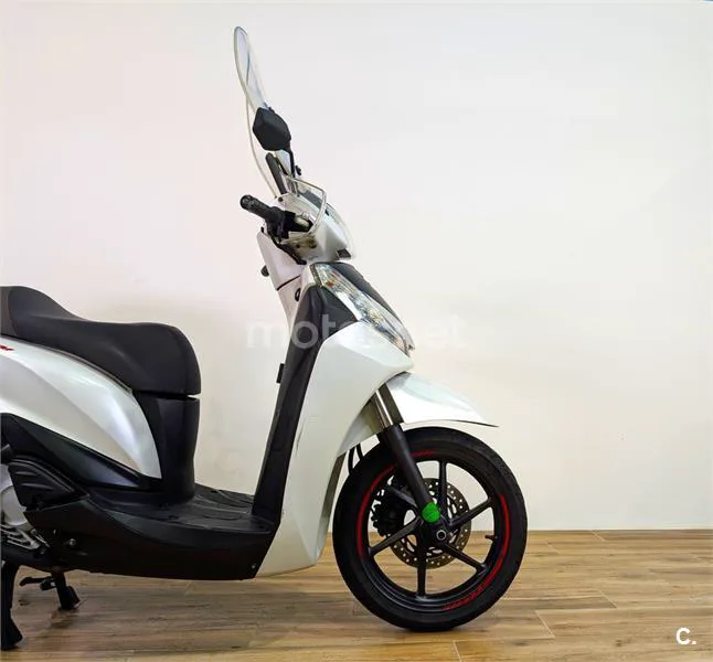 Honda SH300i - Vista 4