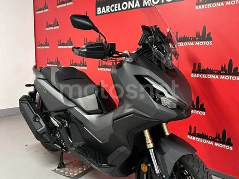 Honda ADV350 - Vista 3