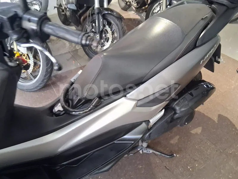 Yamaha NMAX - Vista 15