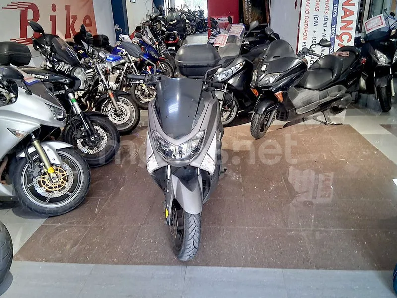 Yamaha NMAX - Vista 4