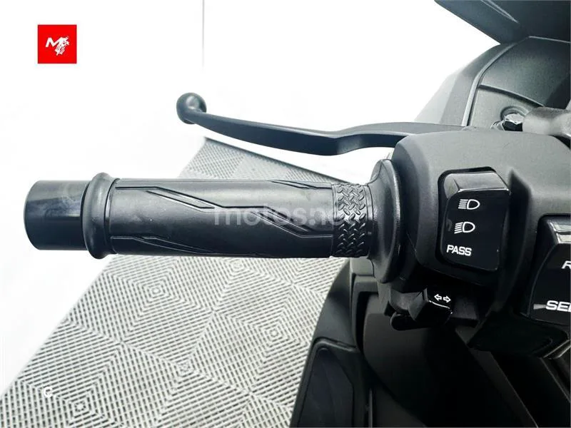 Yamaha XMAX 125 - Vista 10