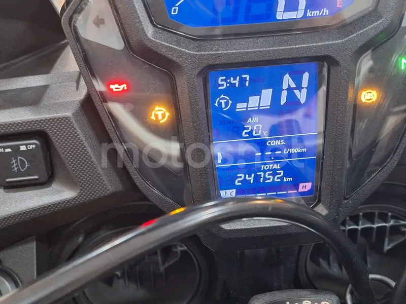 Honda CRF1000L Africa Twin - Vista 12