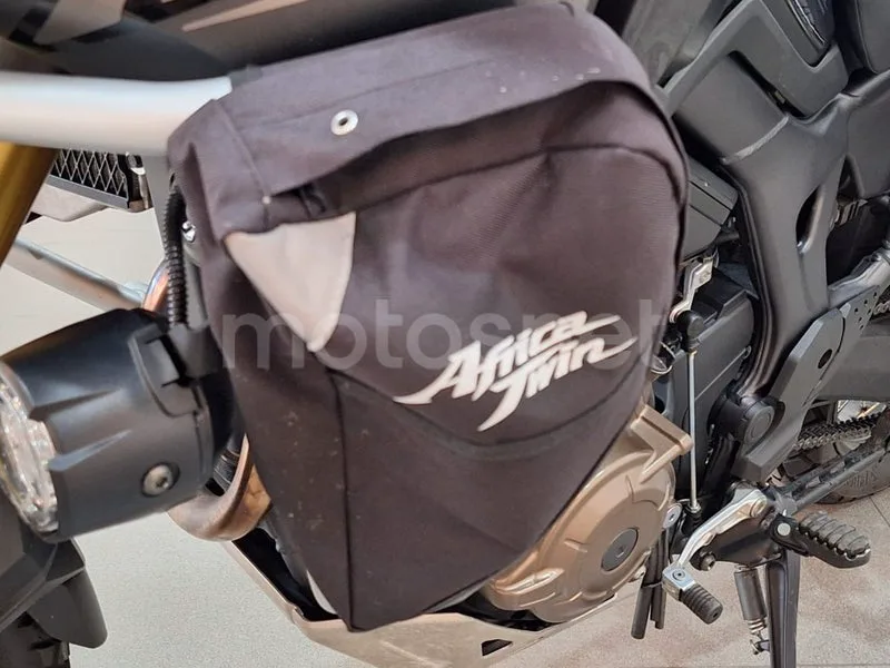Honda CRF1000L Africa Twin - Vista 14