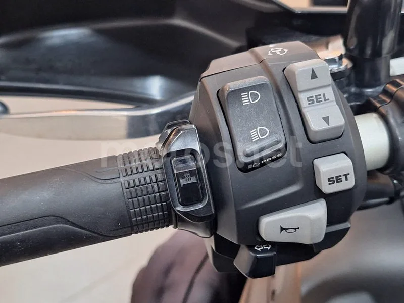 Honda CRF1000L Africa Twin - Vista 15