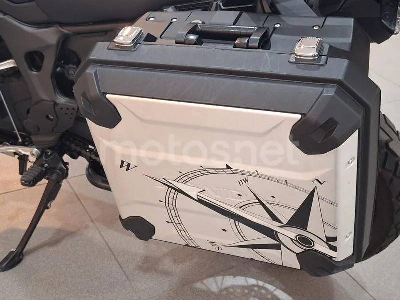 Honda CRF1000L Africa Twin - Vista 8