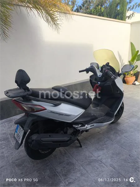 SYM Joymax 300 - Vista 11