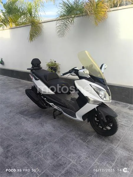 SYM Joymax 300 - Vista 10