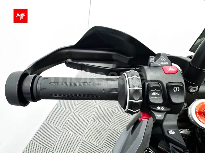 BMW F 900 GS - Vista 10