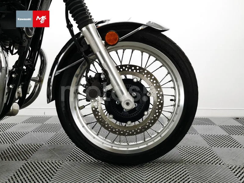 Kawasaki W800 - Vista 12