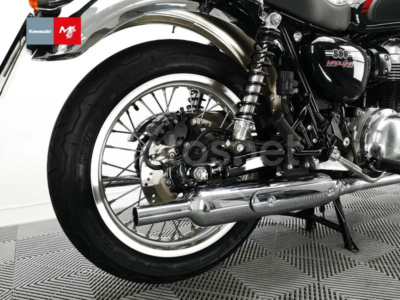 Kawasaki W800 - Vista 13