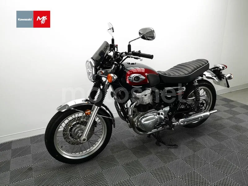 Kawasaki W800 - Vista 17