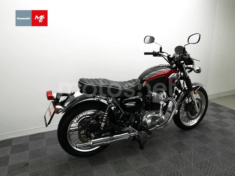 Kawasaki W800 - Vista 5