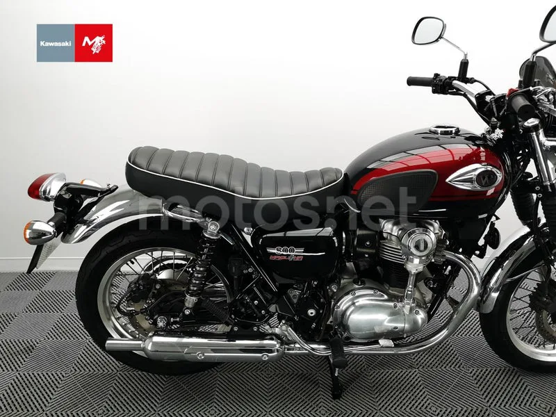 Kawasaki W800 - Vista 7