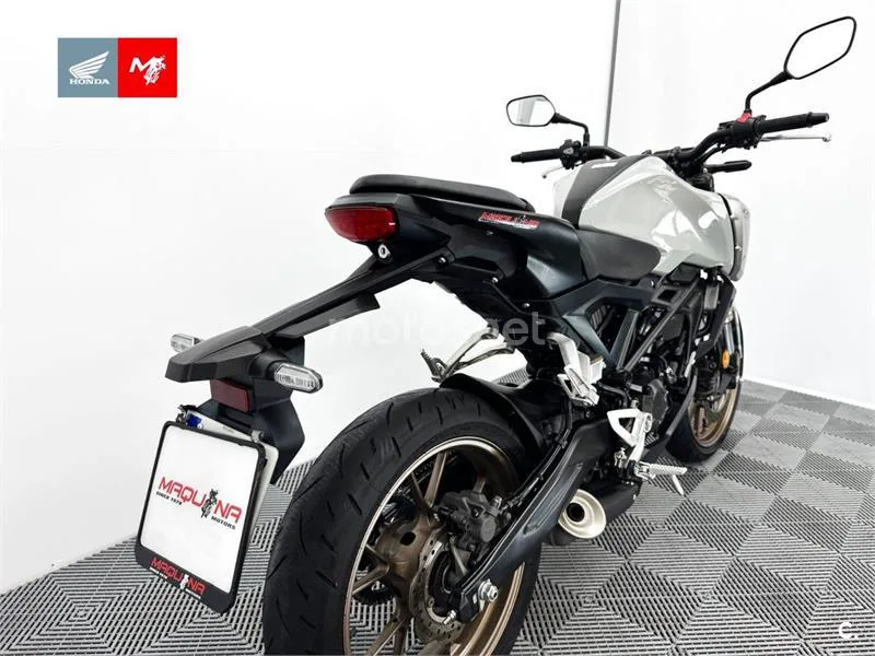 Honda CB125R - Vista 5