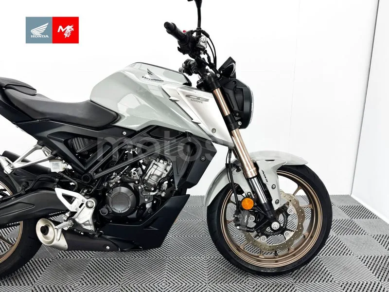 Honda CB125R - Vista 6