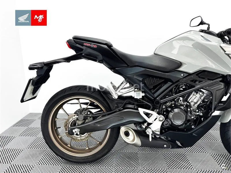 Honda CB125R - Vista 7
