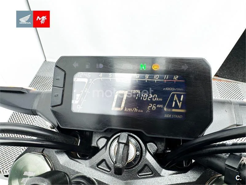 Honda CB125R - Vista 9