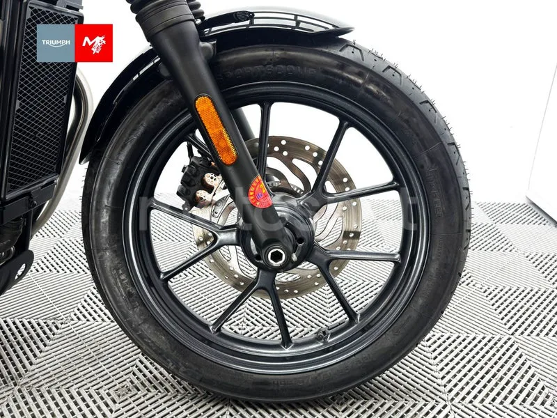 Triumph Street Twin - Vista 12