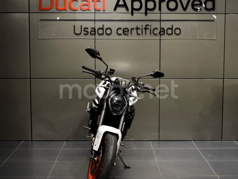 Ducati Monster - Vista 4