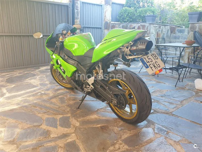 Kawasaki Ninja ZX-6R - Vista 3