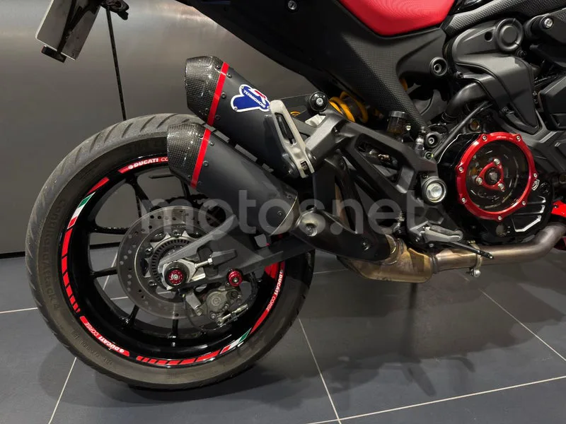 Ducati Monster - Vista 11