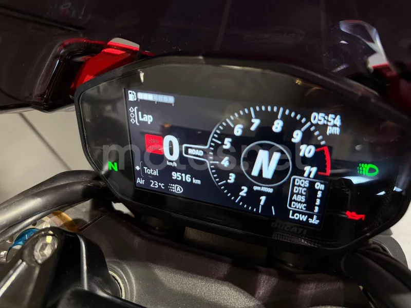 Ducati Monster - Vista 3