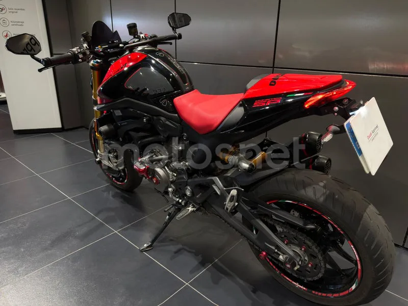 Ducati Monster - Vista 5