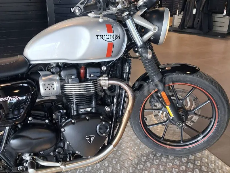 Triumph Street Twin - Vista 5