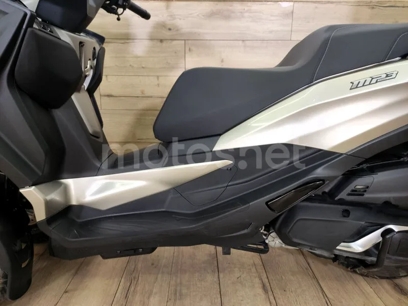 Piaggio MP3 400 Sport - Vista 13