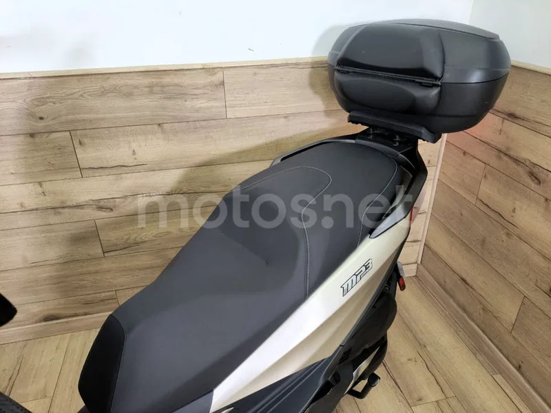 Piaggio MP3 400 Sport - Vista 14