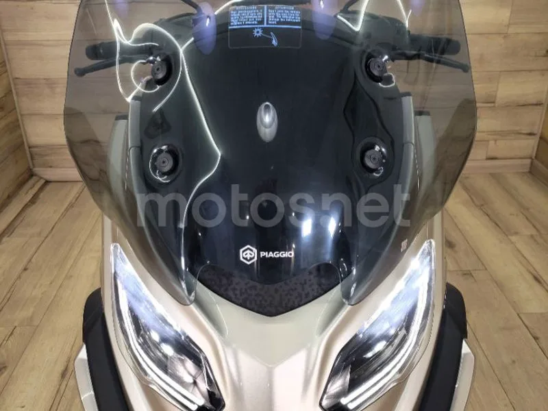 Piaggio MP3 400 Sport - Vista 16