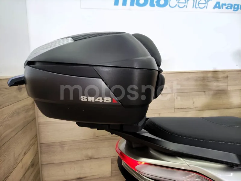 Piaggio MP3 400 Sport - Vista 18
