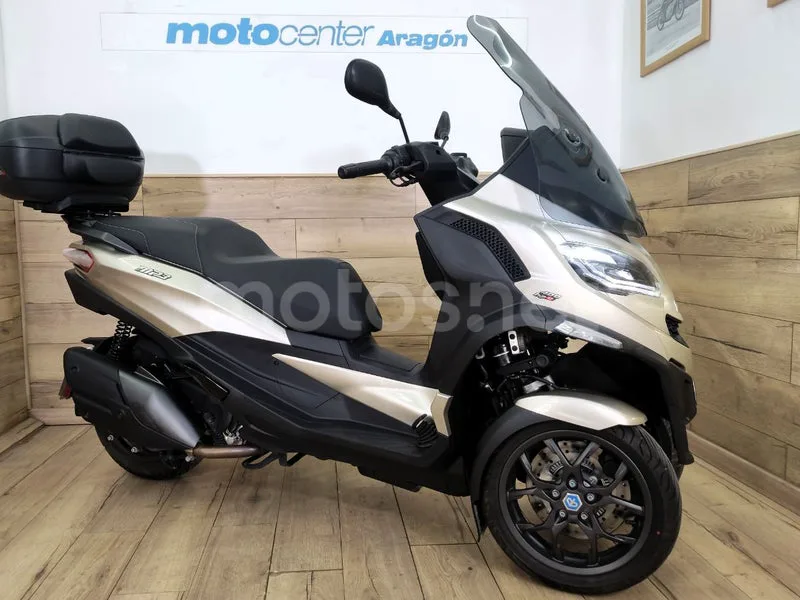 Piaggio MP3 400 Sport - Vista 3