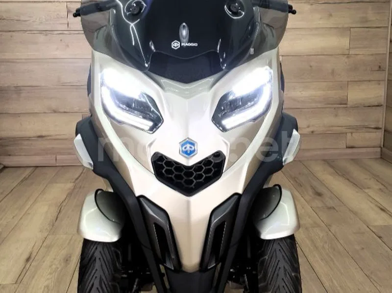Piaggio MP3 400 Sport - Vista 5