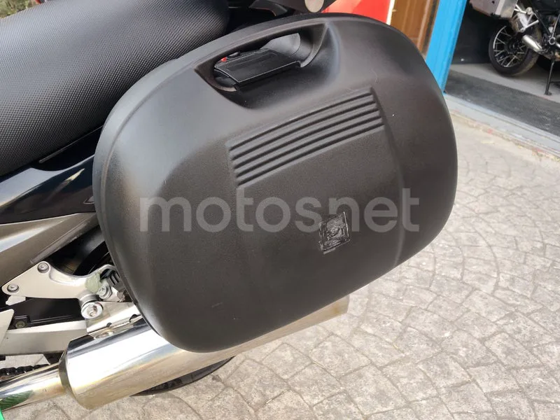 Kawasaki ZZR1200 - Vista 12