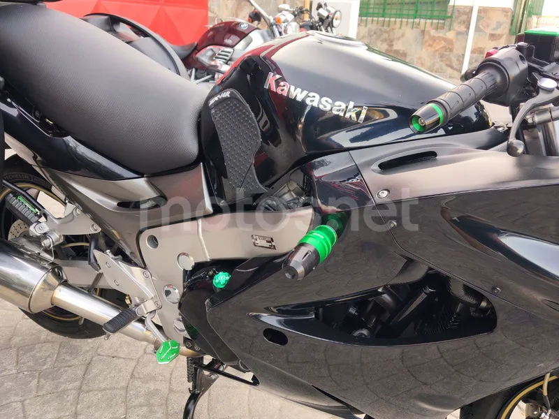 Kawasaki ZZR1200 - Vista 14