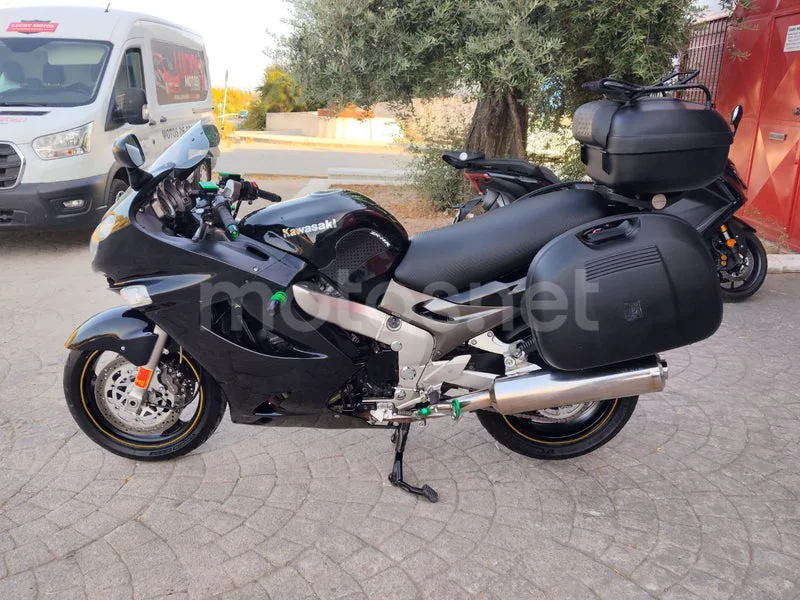 Kawasaki ZZR1200 - Vista 6