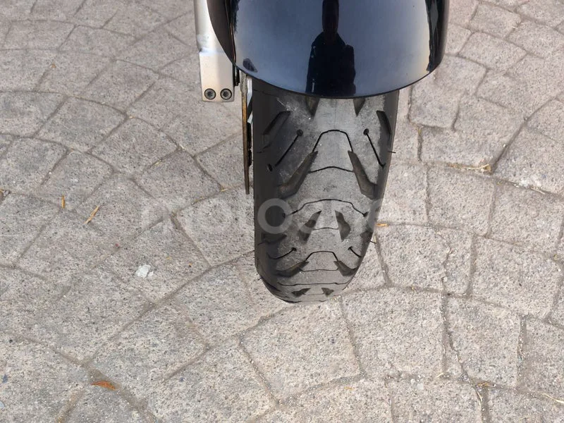 Kawasaki ZZR1200 - Vista 8