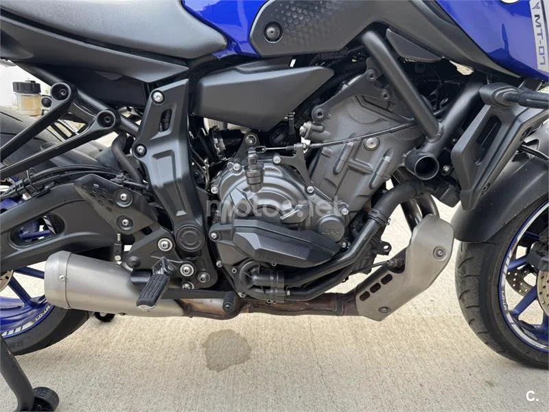 Yamaha MT-07 - Vista 14
