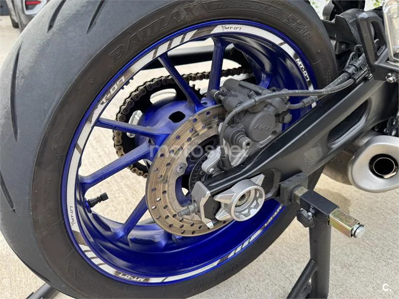 Yamaha MT-07 - Vista 16