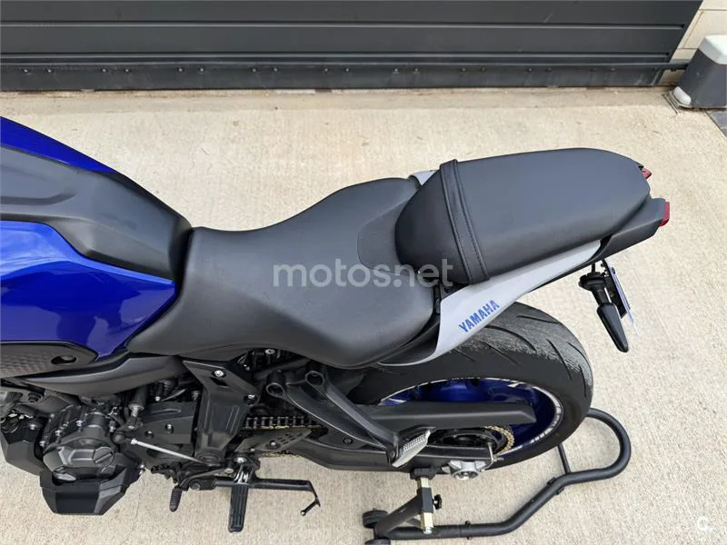 Yamaha MT-07 - Vista 18