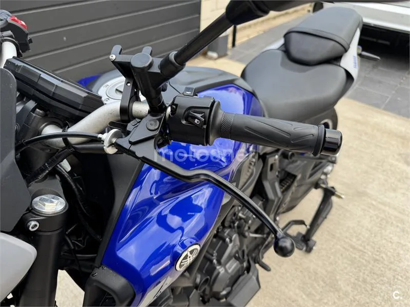 Yamaha MT-07 - Vista 21