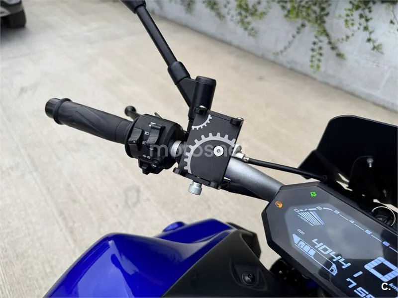 Yamaha MT-07 - Vista 25